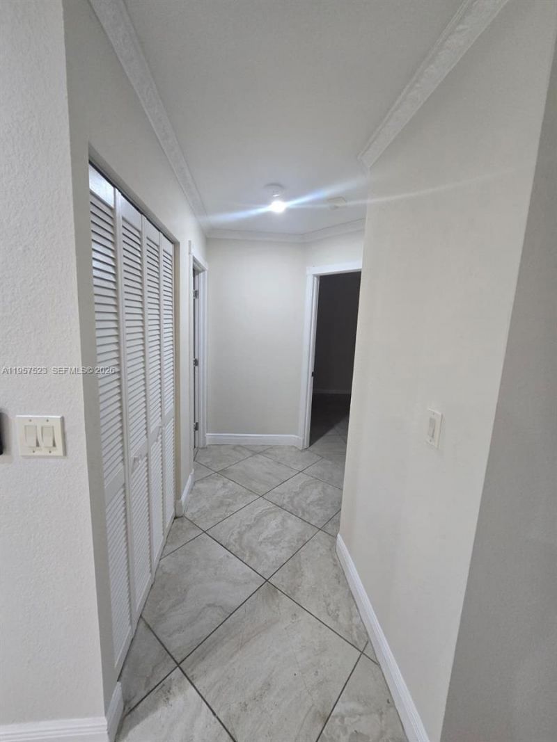 5151 W Oakland Park Blvd, Unit 303, Lauderdale Lakes, FL 33313 Photo
