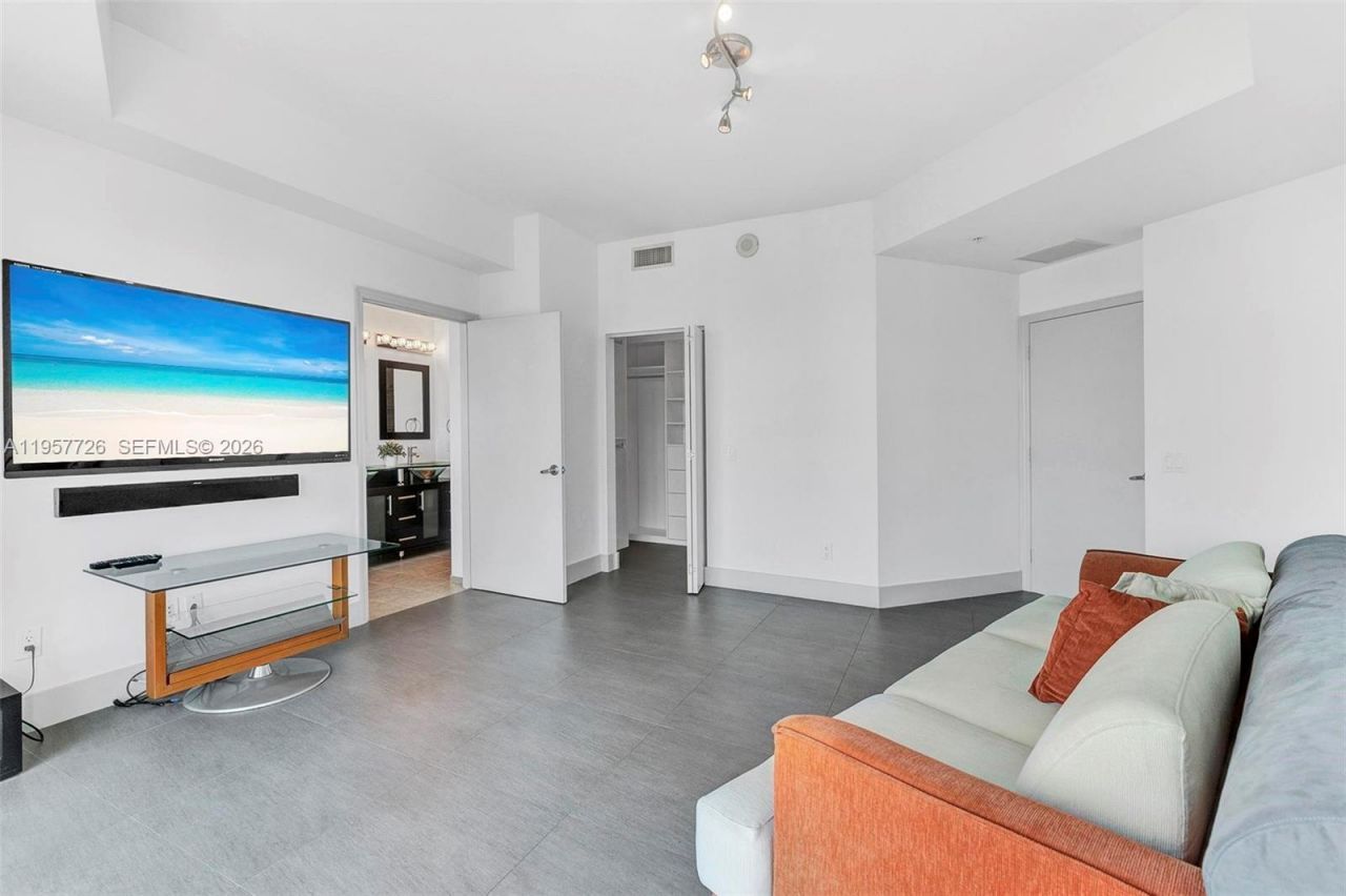 60 SW 13th St, Unit 3400, Miami, FL 33130 Photo