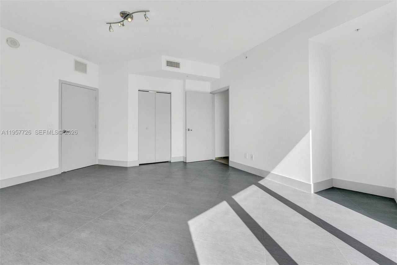 60 SW 13th St, Unit 3400, Miami, FL 33130 Photo