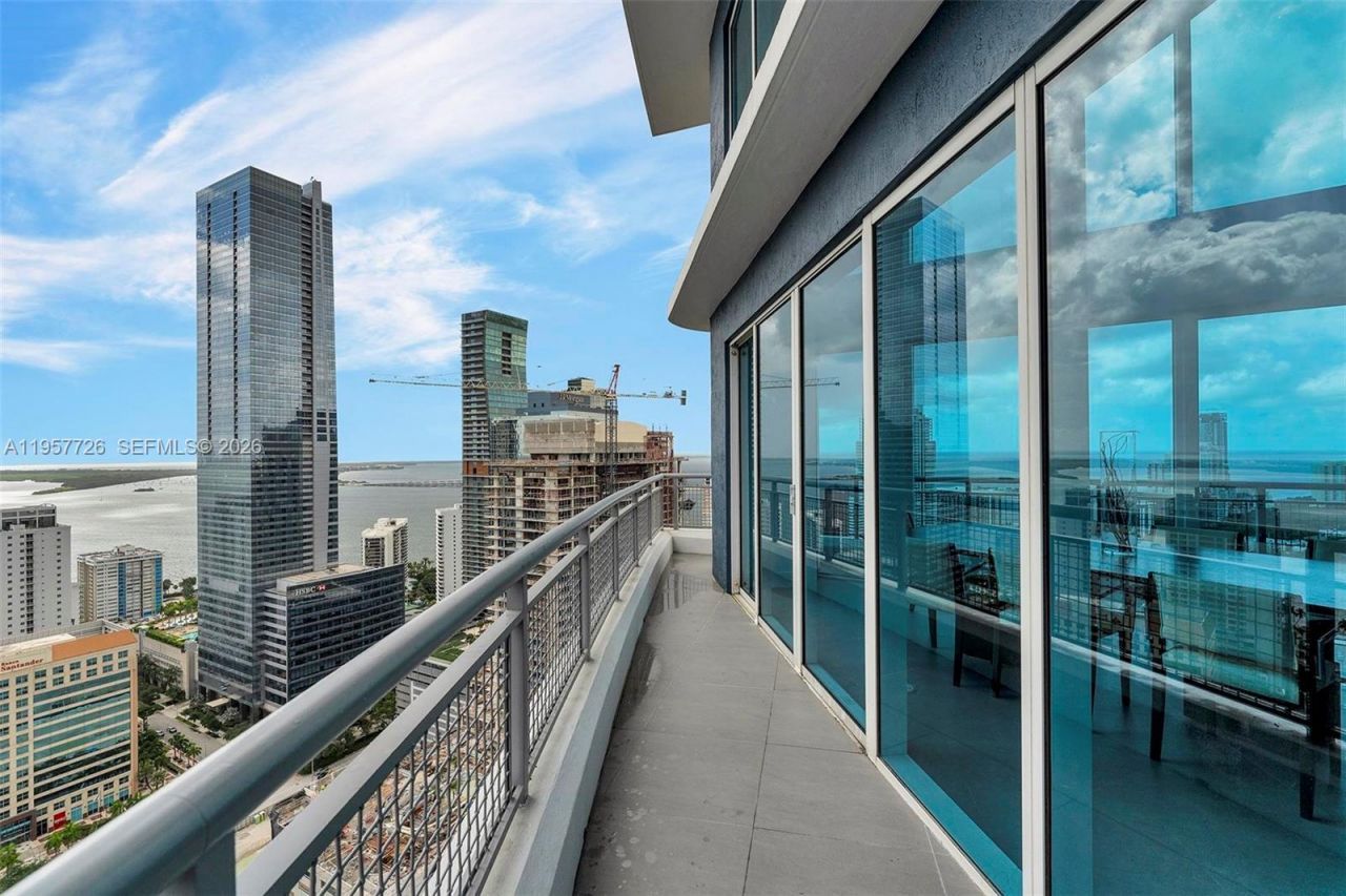 60 SW 13th St, Unit 3400, Miami, FL 33130 Photo