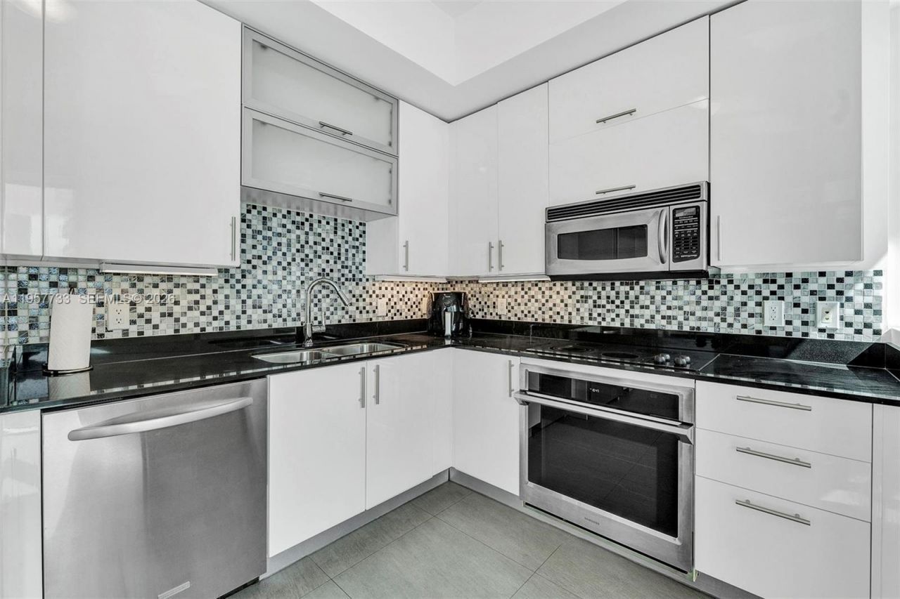 60 SW 13th St , Unit 3400, Miami, FL 33130 Photo