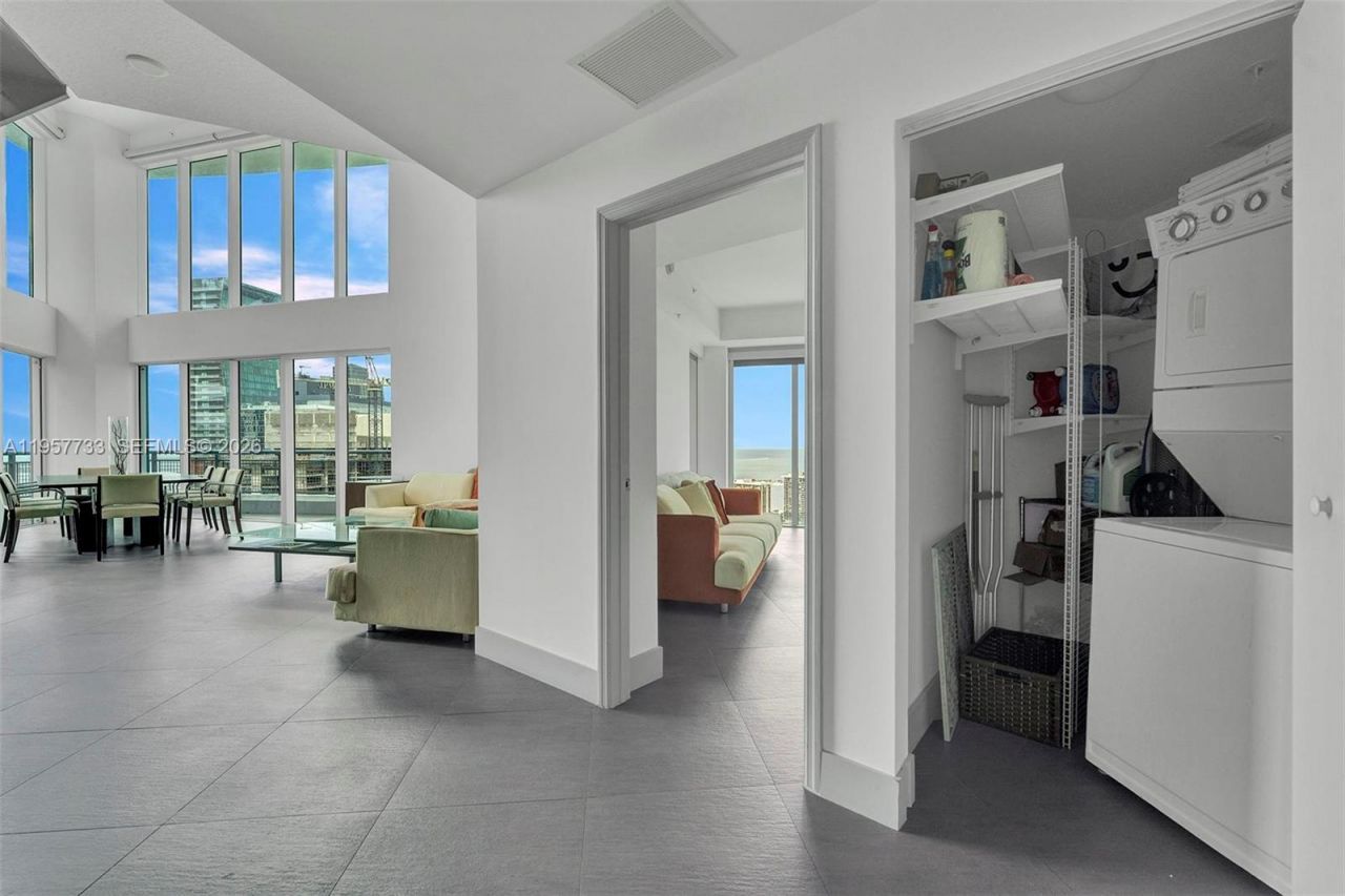 60 SW 13th St , Unit 3400, Miami, FL 33130 Photo