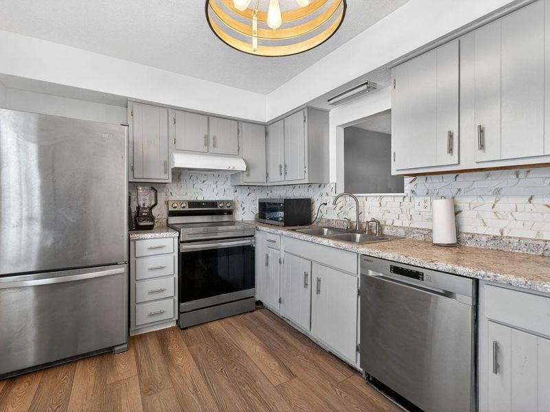 3001 Cooper Bluff Drive, Columbus, OH 43231 Photo 11