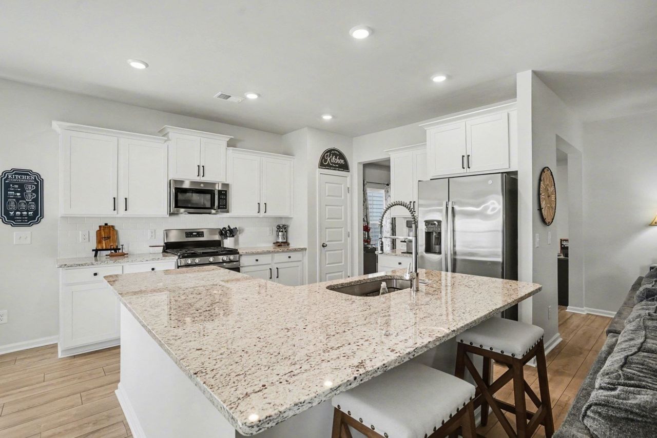 143 Albatross Way Photo 11