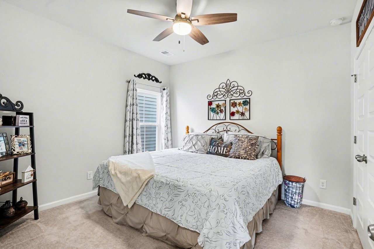 143 Albatross Way Photo 19