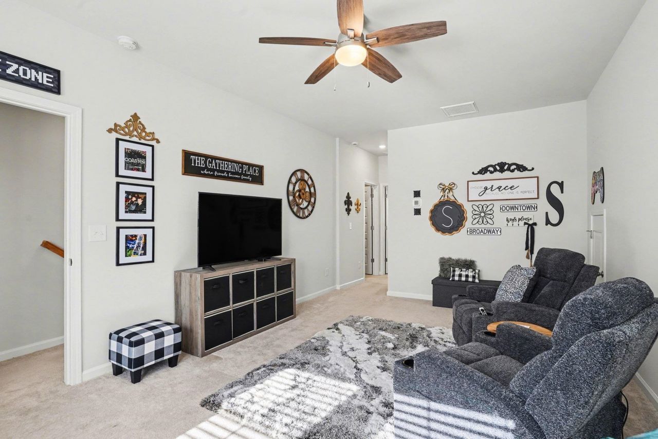 143 Albatross Way Photo 24