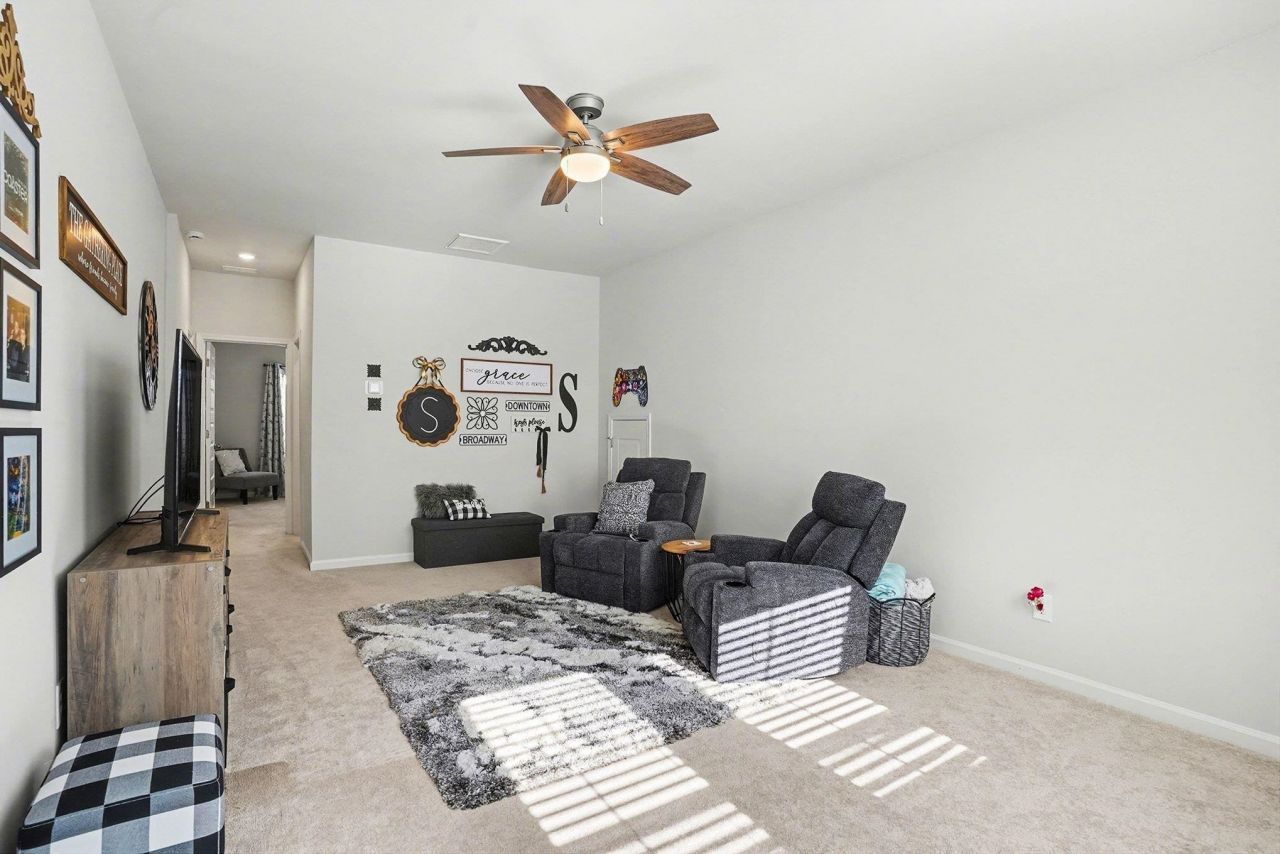 143 Albatross Way Photo 25