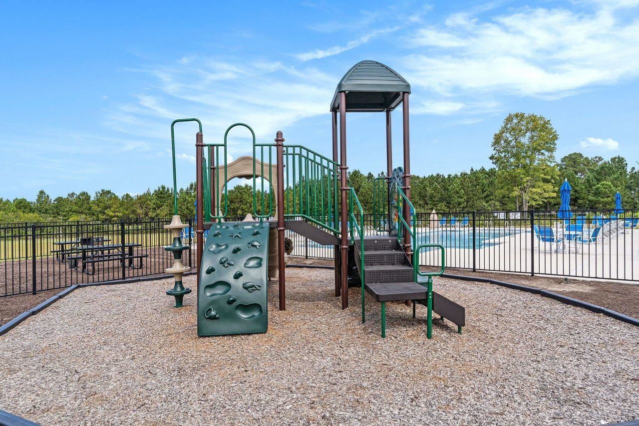 143 Albatross Way Photo 37