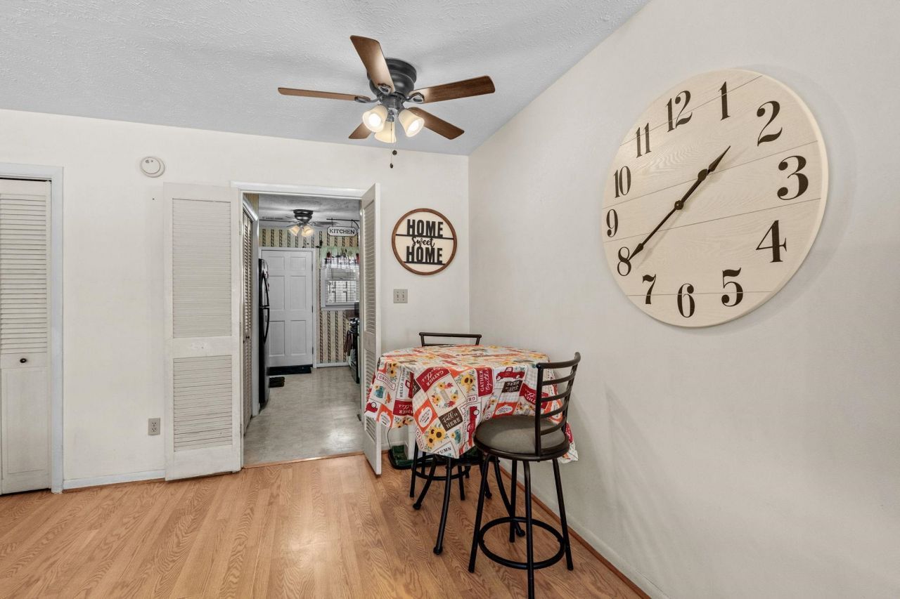 6504 Wildwood Trail Photo 11