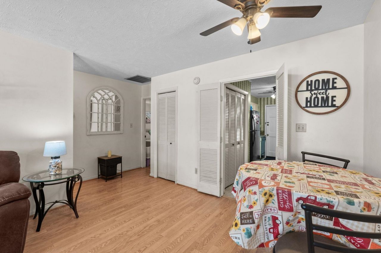 6504 Wildwood Trail Photo 12