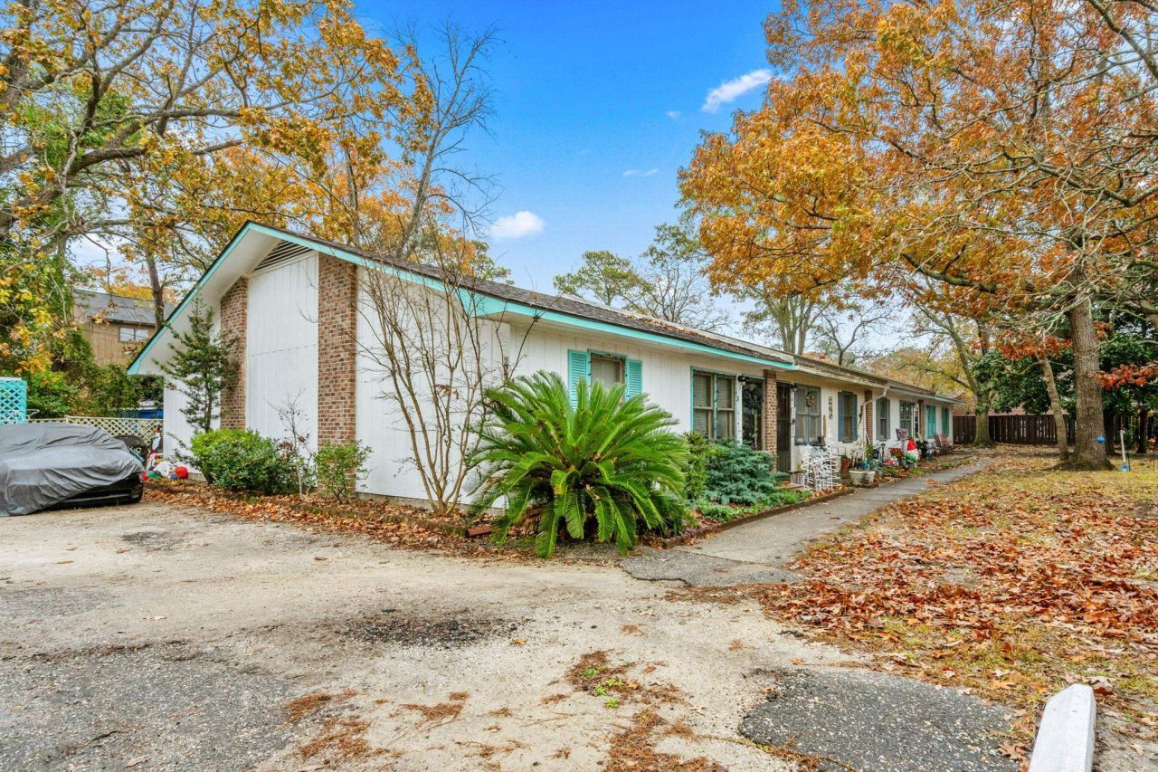 6504 Wildwood Trail Photo 3