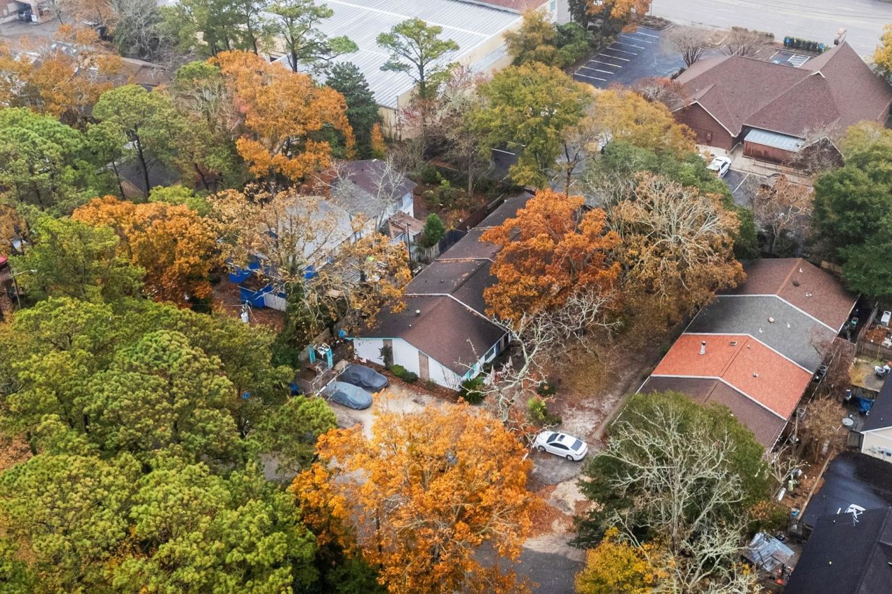 6504 Wildwood Trail Photo 32