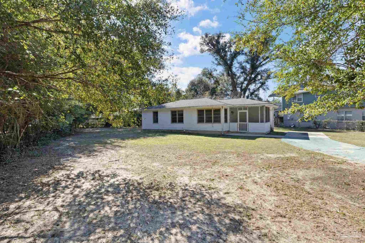 5527 Lynwood Rd, Pensacola, FL 32506 Main Photo