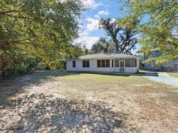 5527 Lynwood Rd, Pensacola, FL 32506