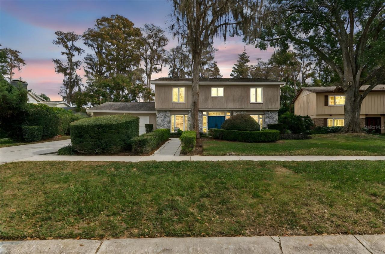 11713 Phoenix Circle, Tampa, FL 33618 Main Photo