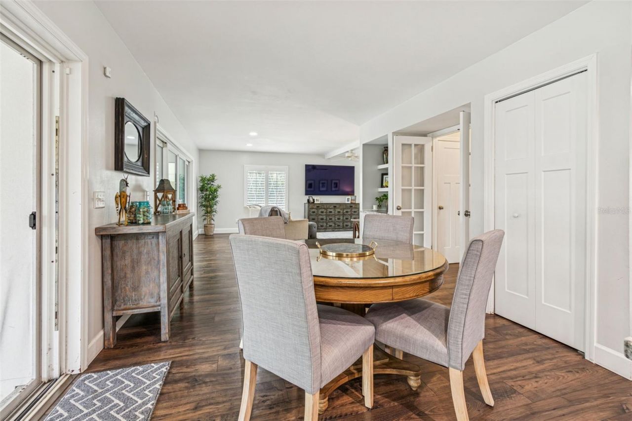 11713 Phoenix Circle, Tampa, FL 33618 Photo