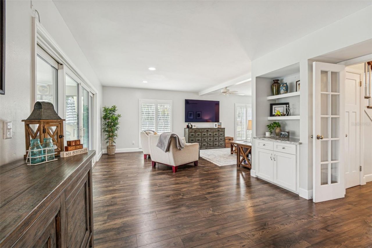 11713 Phoenix Circle, Tampa, FL 33618 Photo