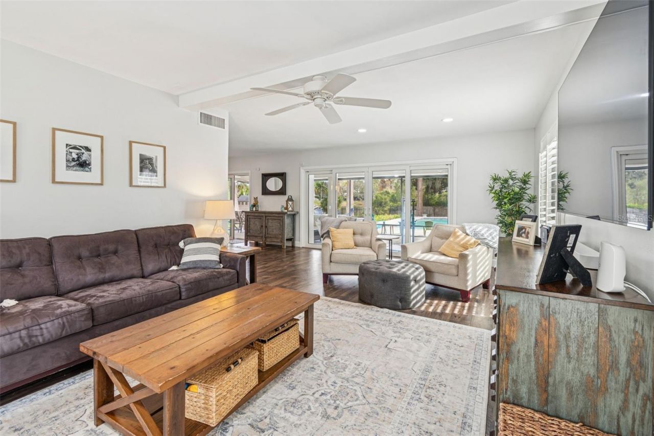 11713 Phoenix Circle, Tampa, FL 33618 Photo