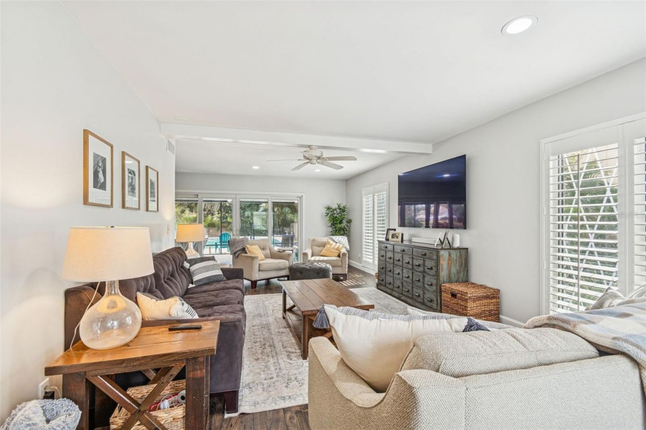 11713 Phoenix Circle, Tampa, FL 33618 Photo