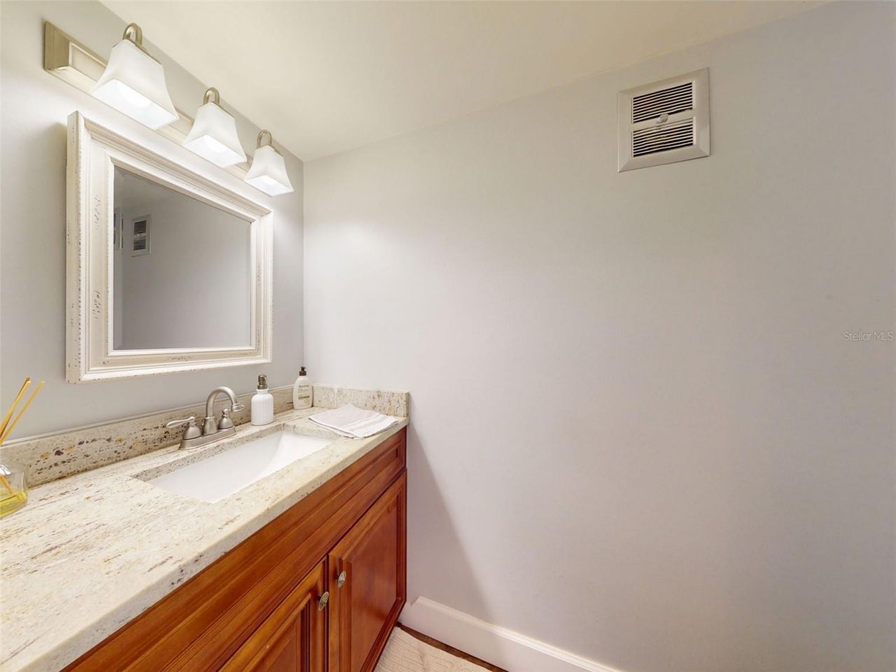 11713 Phoenix Circle, Tampa, FL 33618 Photo