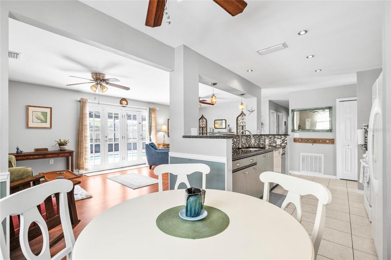 1108 65th Avenue W, Bradenton, FL 34207 Photo