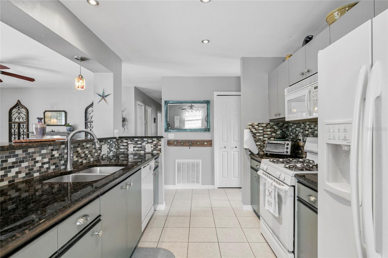 1108 65th Avenue W, Bradenton, FL 34207 Photo