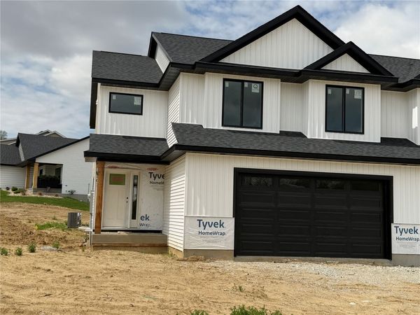 1403 Legend Drive, Tiffin, IA 52340