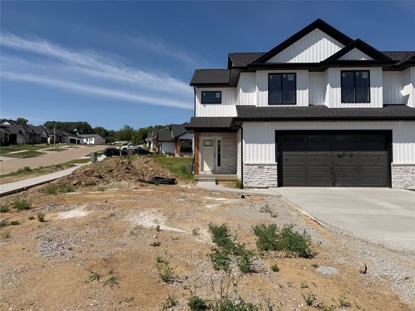 1403 Legend Drive, Tiffin, IA 52340