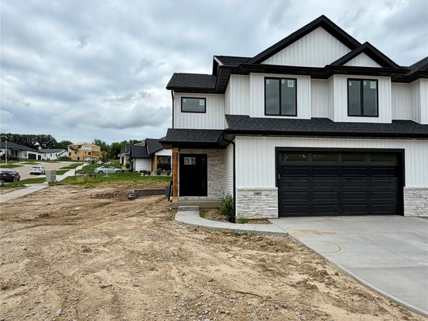 1403 Legend Drive, Tiffin, IA 52340