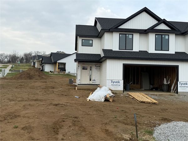 1403 Legend Drive, Tiffin, IA 52340