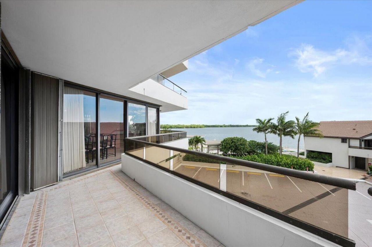 100 Lakeshore Drive, Unit 258, North Palm Beach, FL 33408 Photo