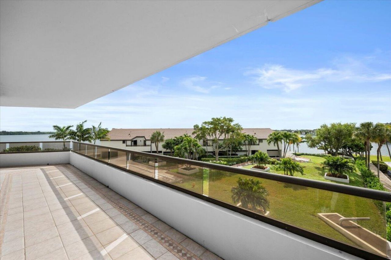 100 Lakeshore Drive, Unit 258, North Palm Beach, FL 33408 Photo
