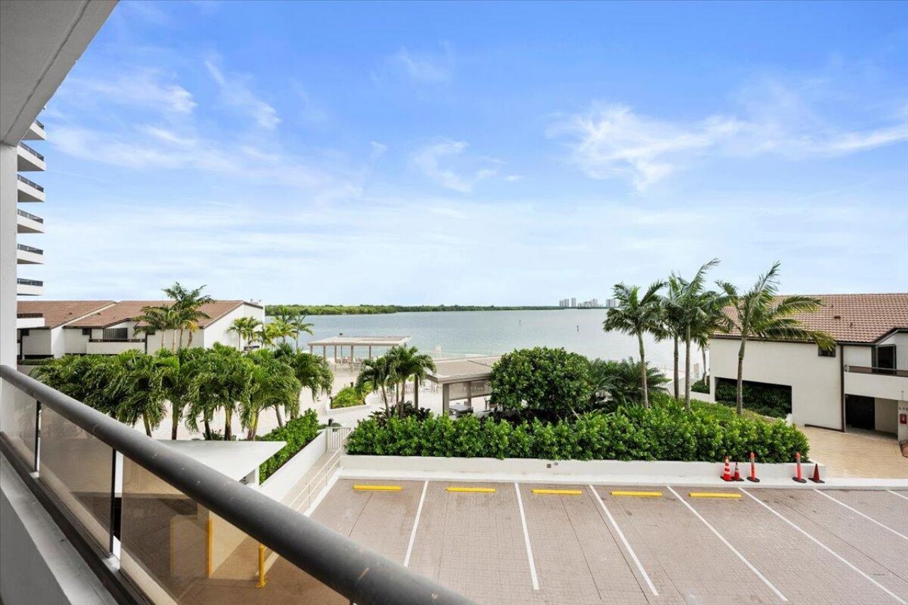 100 Lakeshore Drive, Unit 258, North Palm Beach, FL 33408 Photo