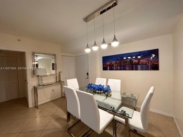 2080 S Ocean Dr, Unit 303, Hallandale Beach, FL 33009 Photo