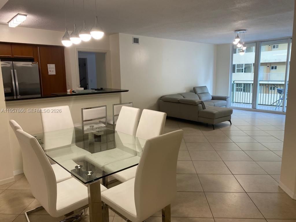 2080 S Ocean Dr, Unit 303, Hallandale Beach, FL 33009 Photo