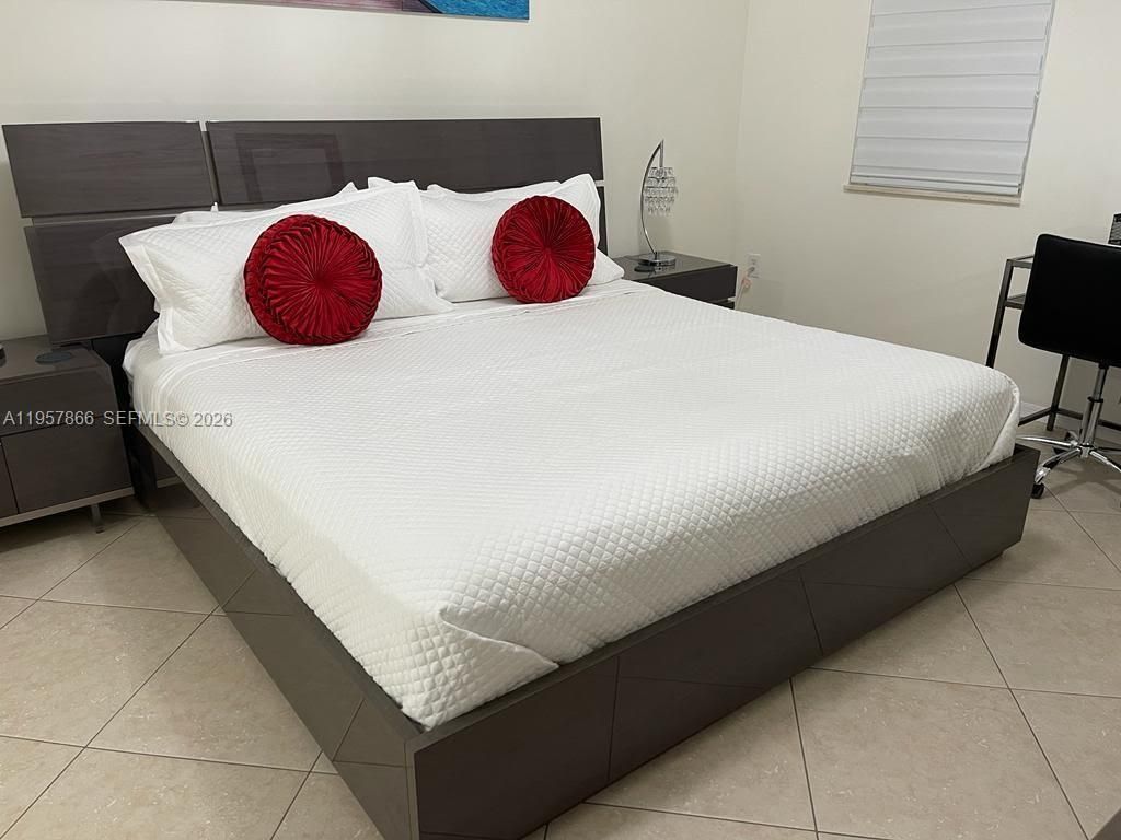 2080 S Ocean Dr, Unit 303, Hallandale Beach, FL 33009 Photo