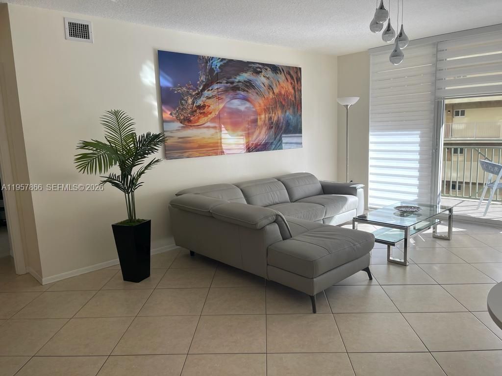 2080 S Ocean Dr, Unit 303, Hallandale Beach, FL 33009 Photo