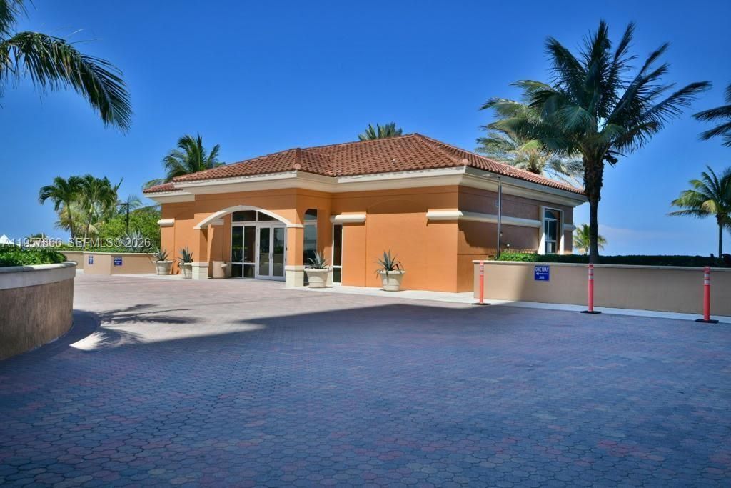 2080 S Ocean Dr, Unit 303, Hallandale Beach, FL 33009 Photo