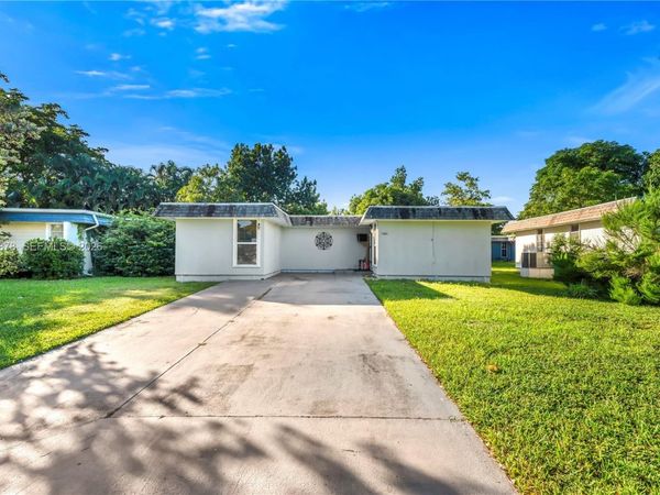 7302 NW 65th St, Tamarac, FL 33321