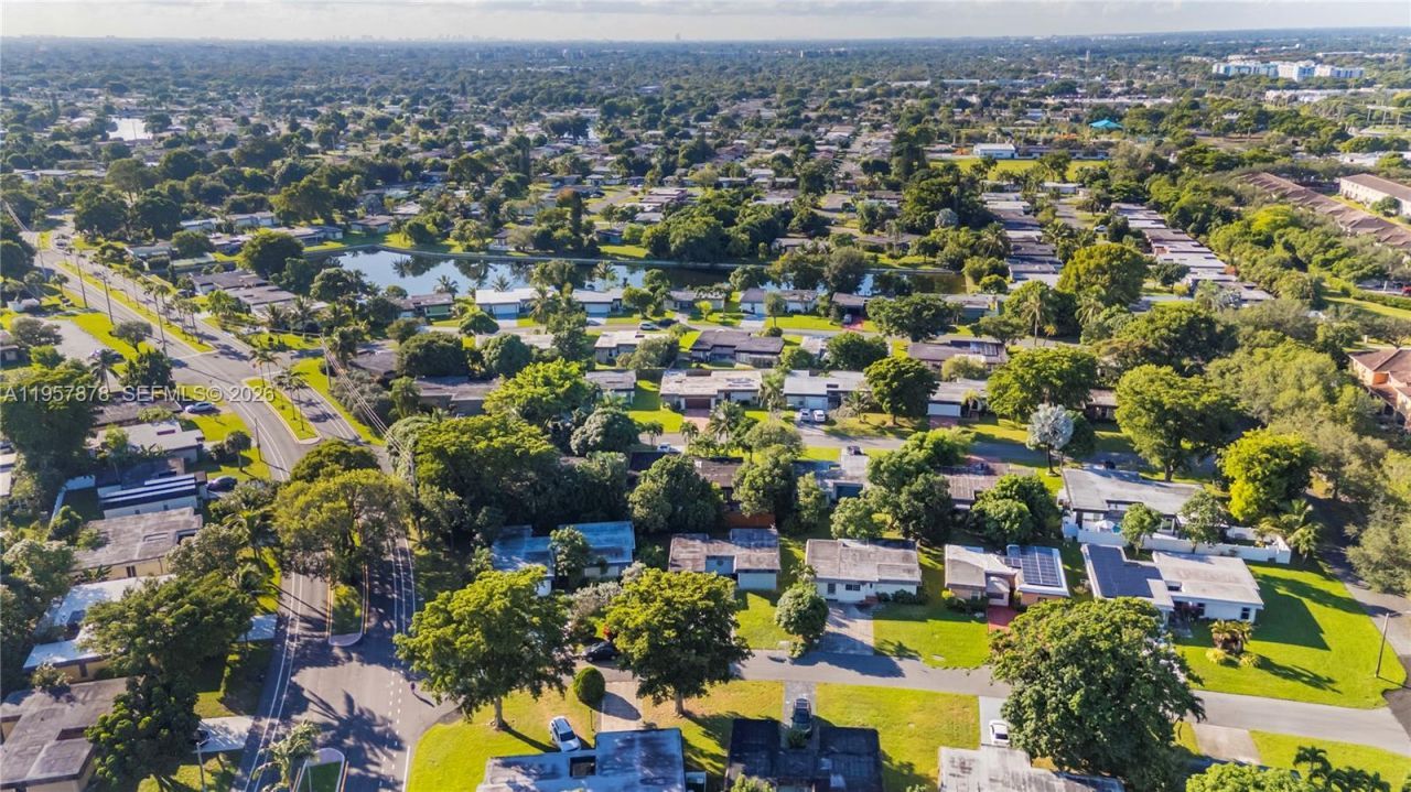 7302 NW 65th St, Tamarac, FL 33321 Photo