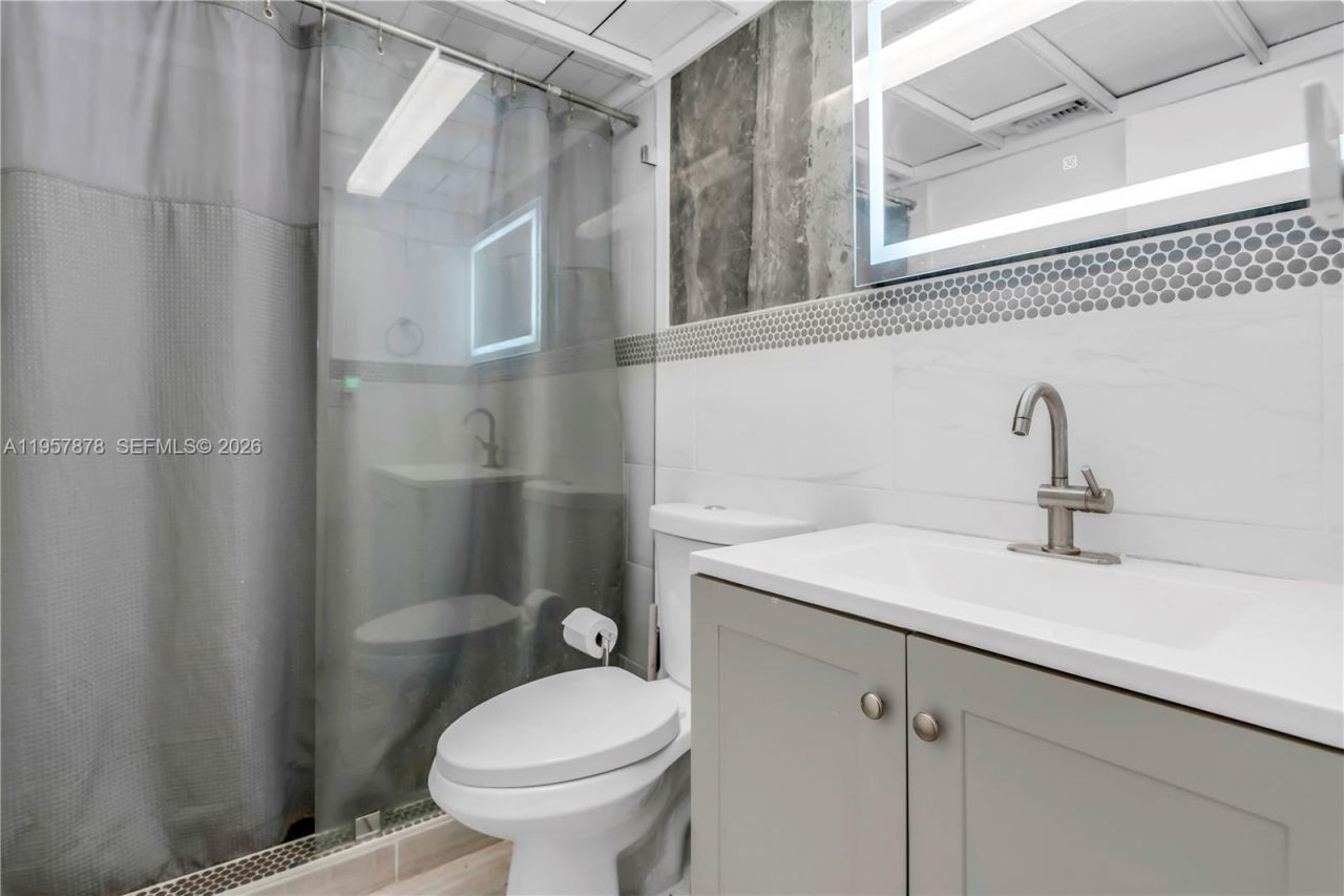 7302 NW 65th St, Tamarac, FL 33321 Photo