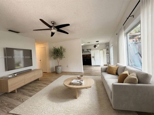 2671 NW 87th Ln, Sunrise, FL 33322