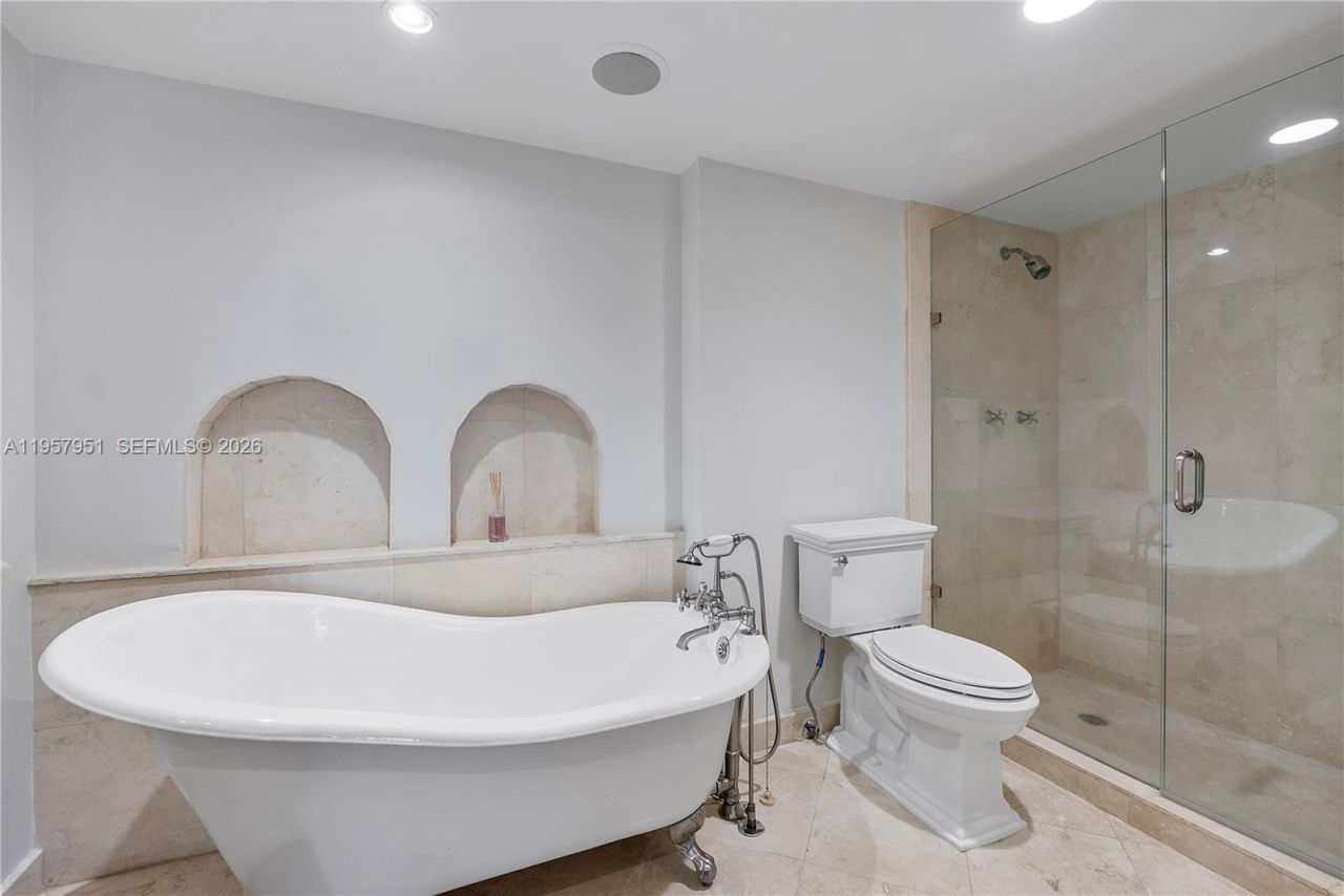 3500 Mystic Pointe Dr, Unit 1407, Aventura, FL 33180 Photo