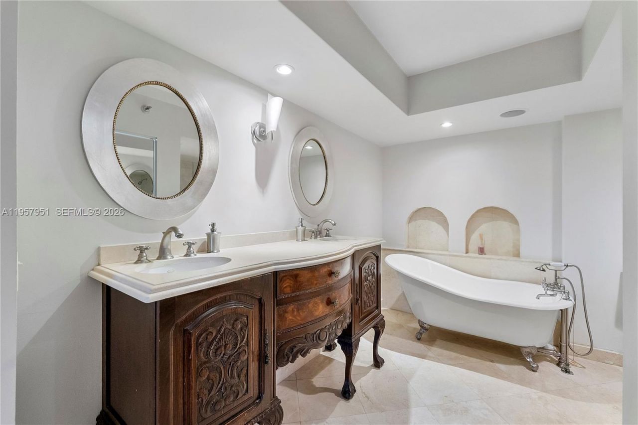 3500 Mystic Pointe Dr, Unit 1407, Aventura, FL 33180 Photo