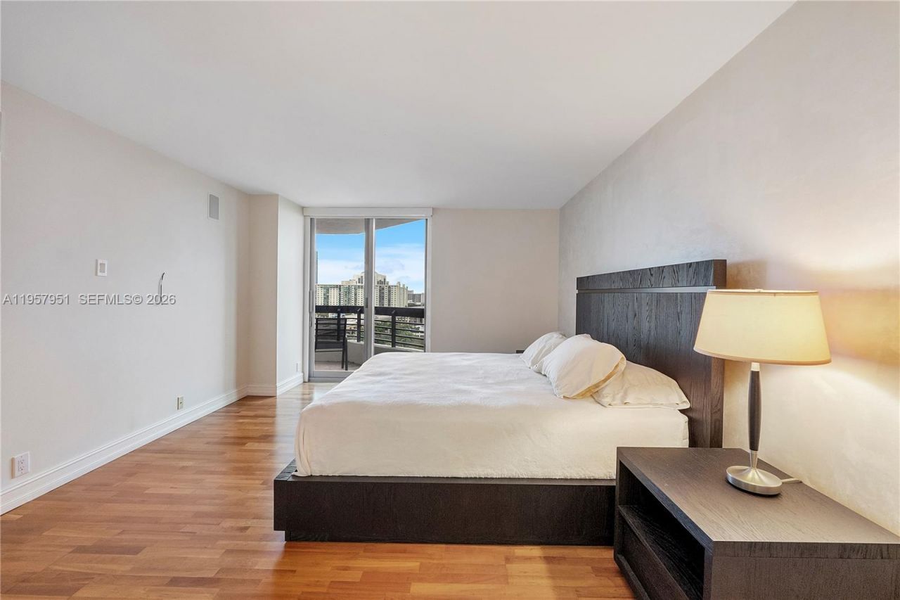 3500 Mystic Pointe Dr, Unit 1407, Aventura, FL 33180 Photo