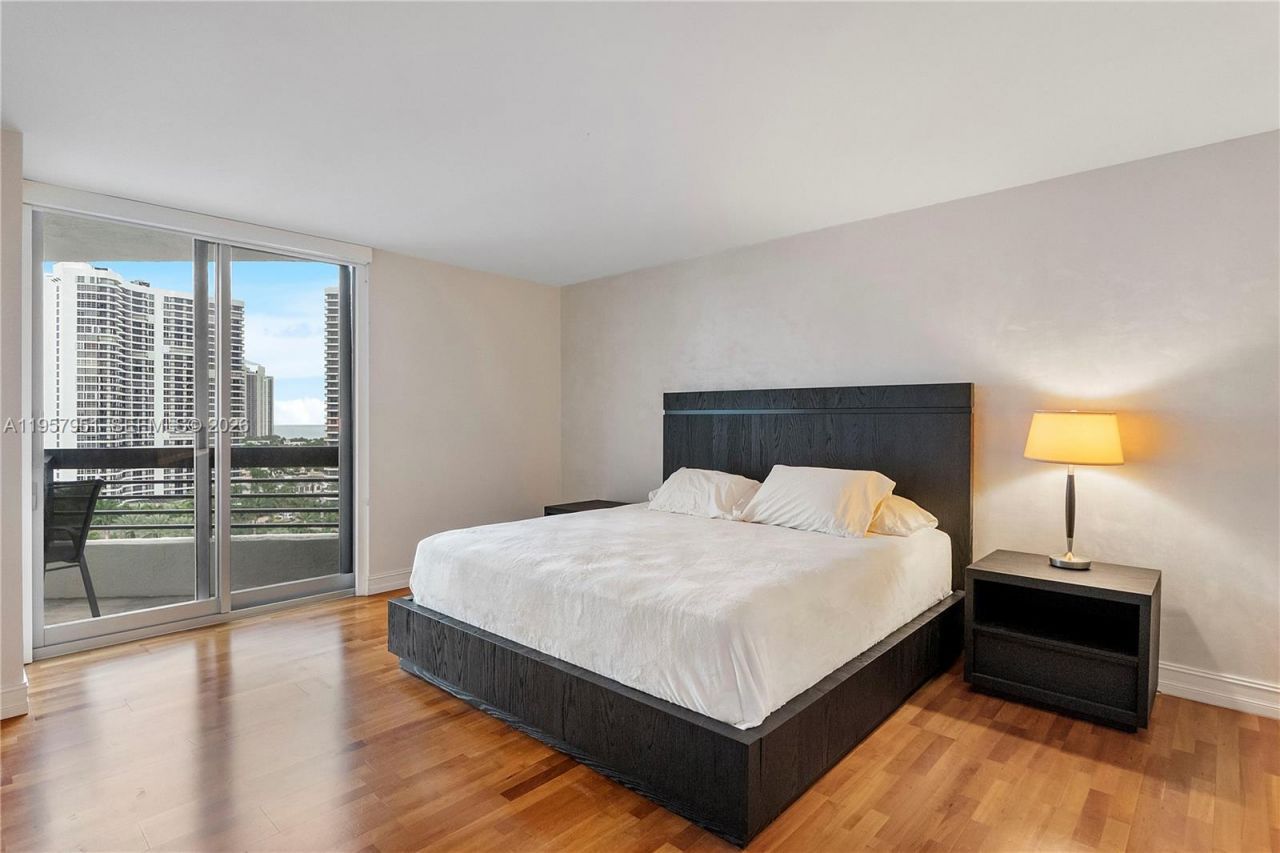 3500 Mystic Pointe Dr, Unit 1407, Aventura, FL 33180 Photo