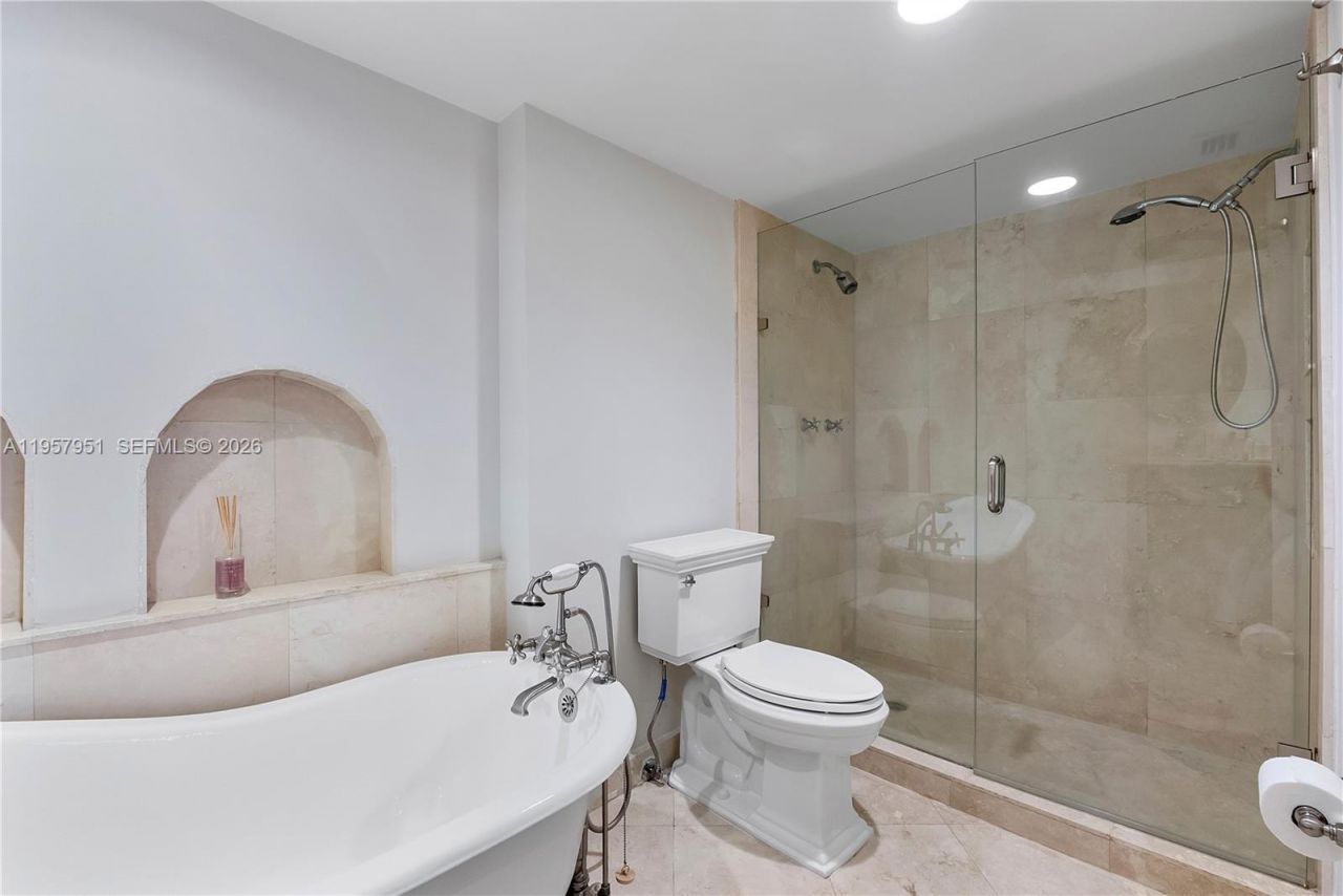 3500 Mystic Pointe Dr, Unit 1407, Aventura, FL 33180 Photo