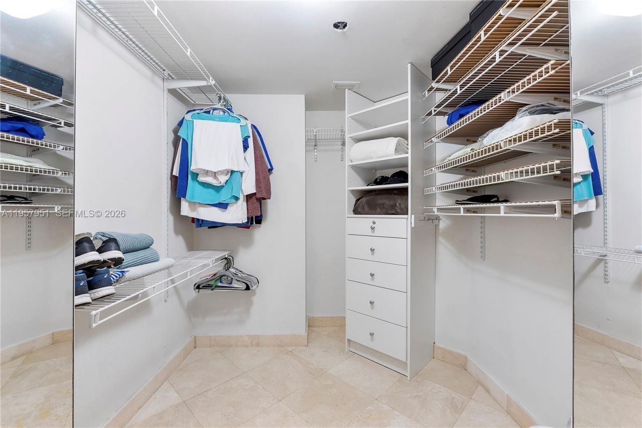 3500 Mystic Pointe Dr, Unit 1407, Aventura, FL 33180 Photo