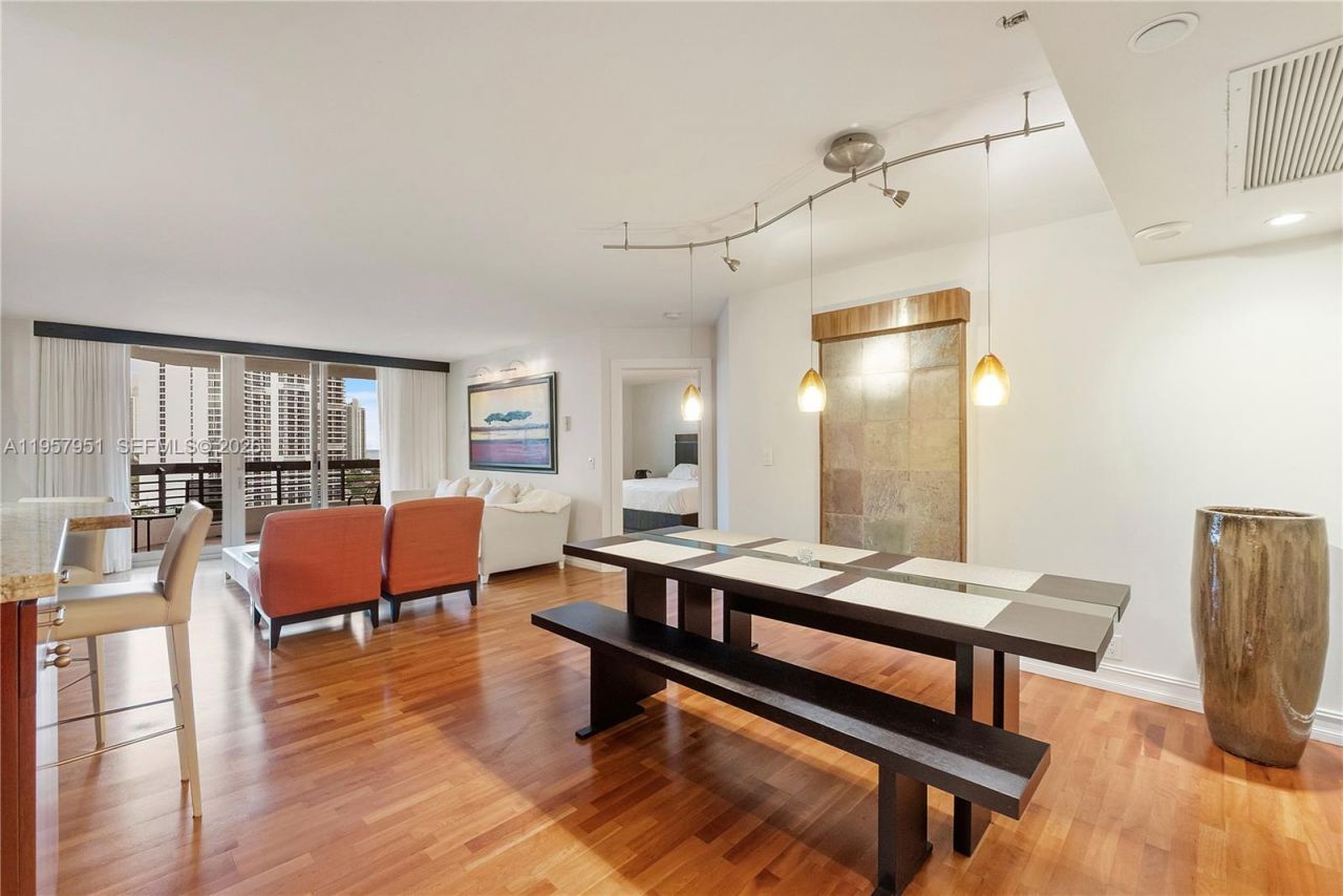 3500 Mystic Pointe Dr, Unit 1407, Aventura, FL 33180 Photo