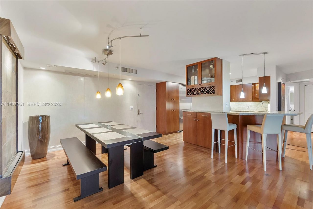 3500 Mystic Pointe Dr, Unit 1407, Aventura, FL 33180 Photo